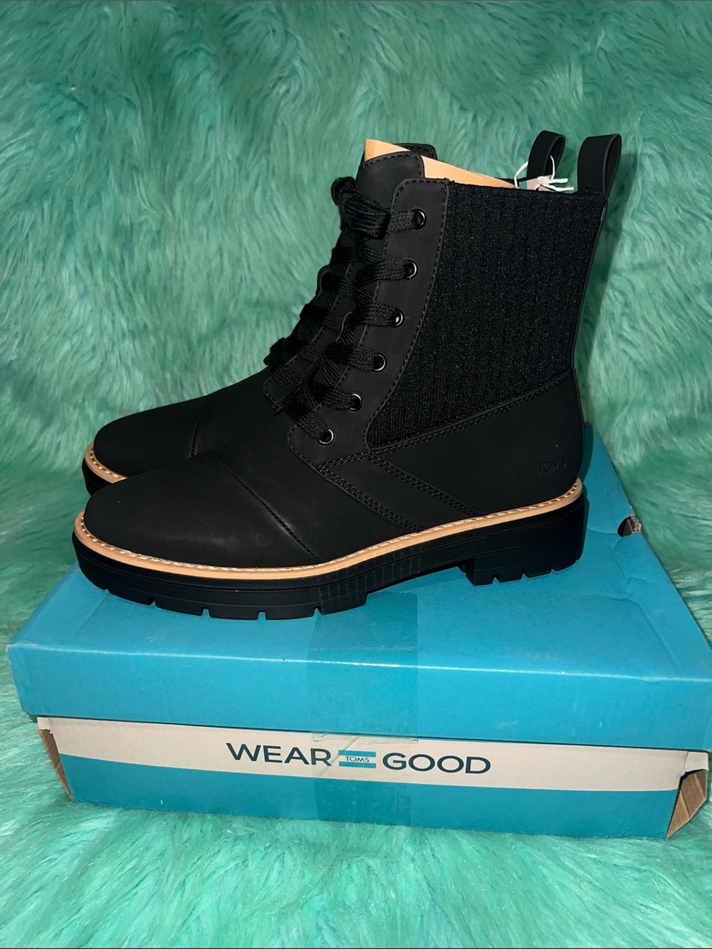 TOMS Ionie Black Lace-Up Rugged Ankle Boot Women’s 8